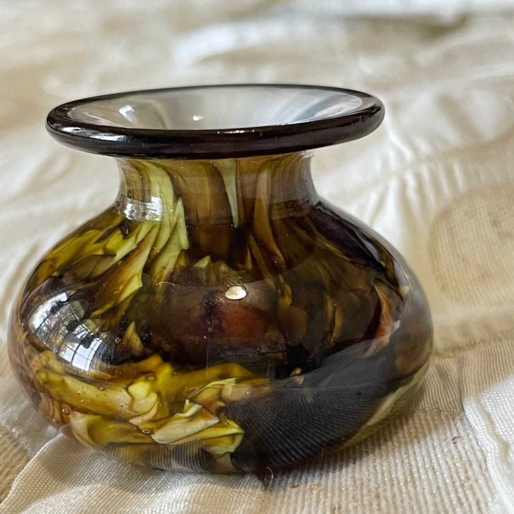 Isle of Wight Glass Sugar & Spice Mini Vase Hand Blown collectible England 2"‎